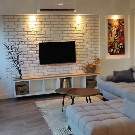 Tres Bel Appartement Central, Au Calme Avec Balneo Perpignan Exterior photo